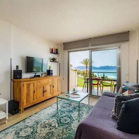 Beachside In Holiday home